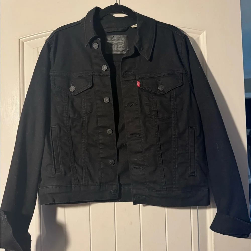 Black Levi’s Denim Jacket - Picture 4 of 5